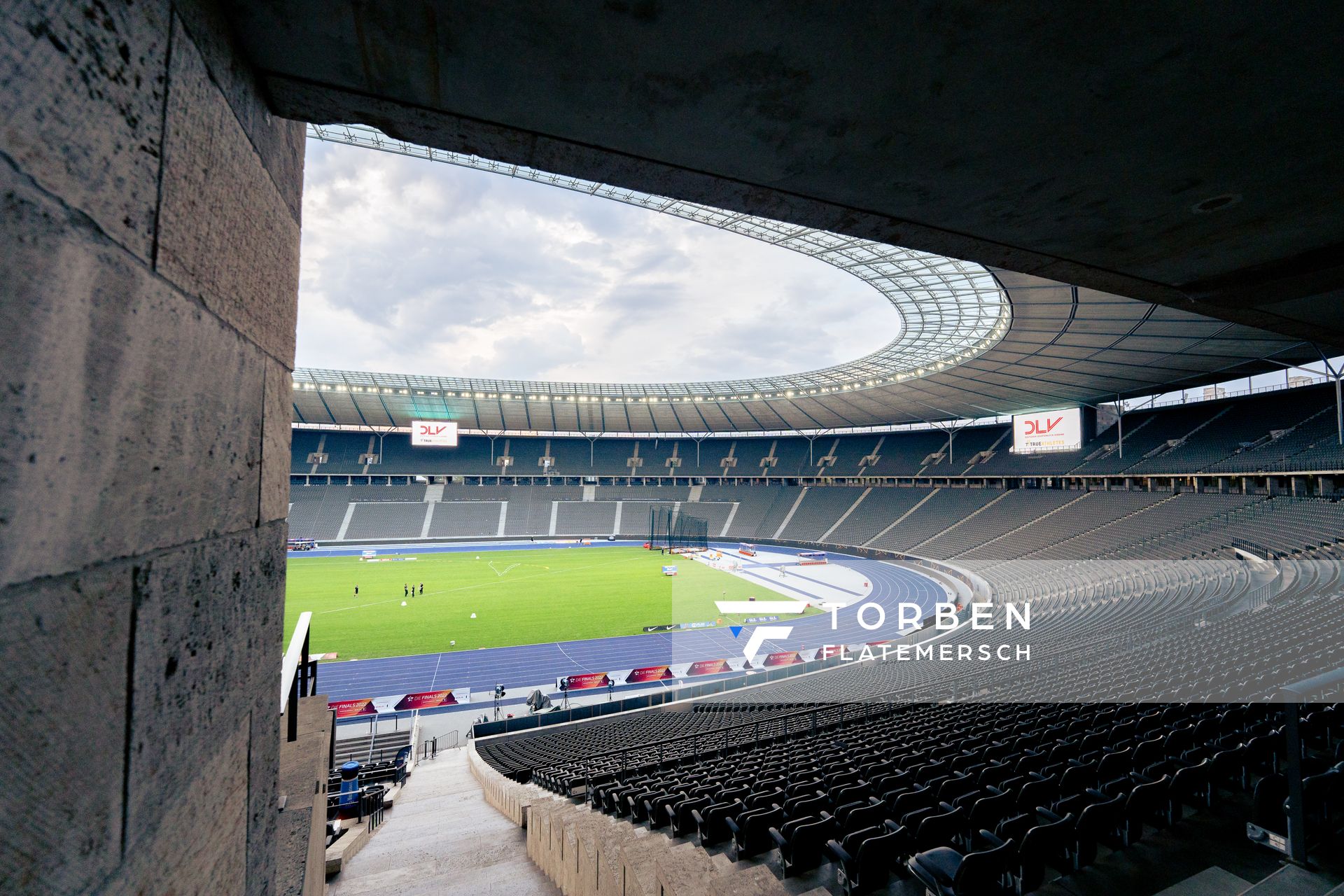 Das Olympiastadion waehrend der deutschen Leichtathletik-Meisterschaften im Olympiastadion am 25.06.2022 in Berlin
